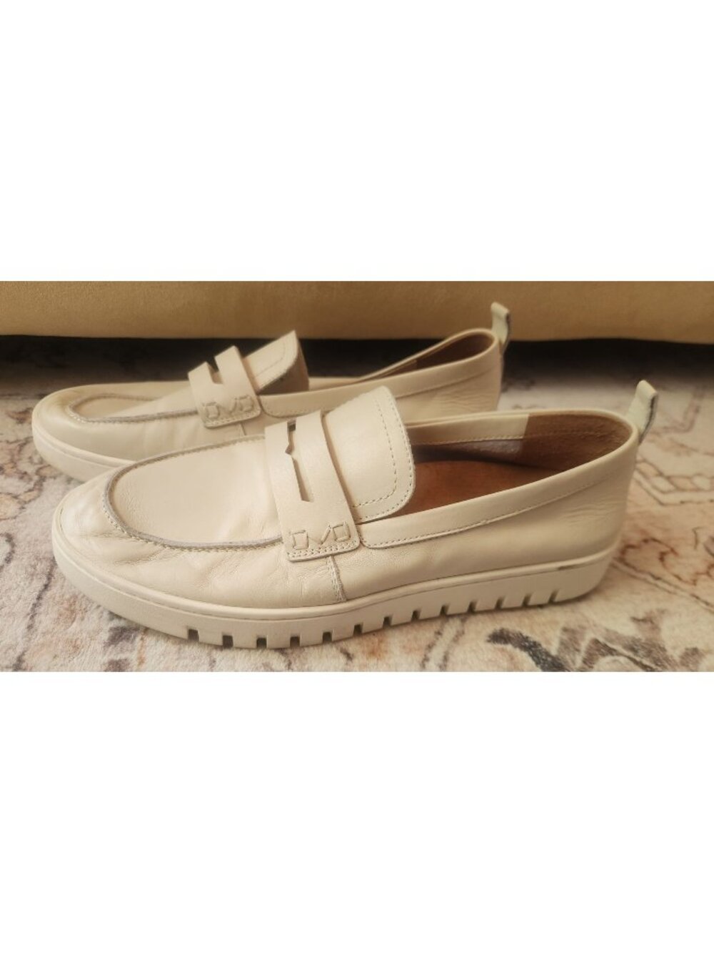 Vionic Women's Sz. 10 Uptown Loafers In Cream Leather